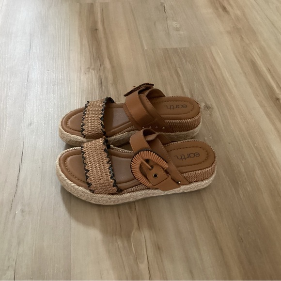 Earth Shoes - Earth Tan Woven Strap Sandals
